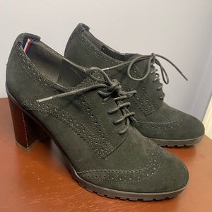 Tommy Hilfiger Women's Heeled Boots Naomi Pump Lace up black shoes Size 7.5